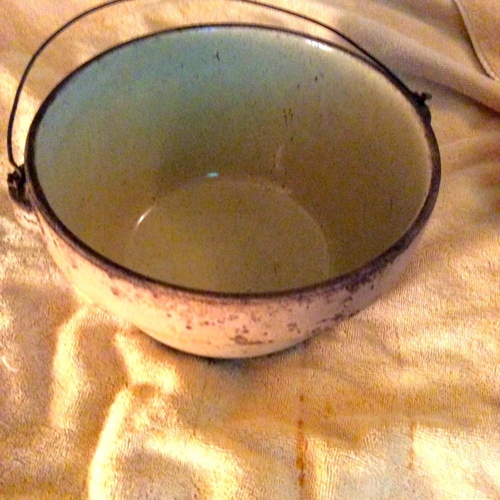 Antique Star Fire clay bowl with bail handle
